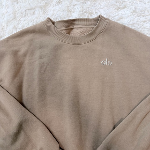 Alo Yoga Accolade Crew Neck Pullover Sweatshirt Size M/L Gravel Athleisure - Picture 3 of 8